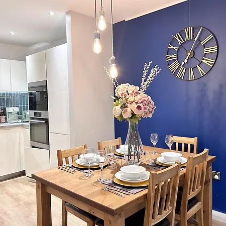 Canary Wharf, Sleeps 4, Fast Wifi, Gym, Prime Location Londra Esterno foto
