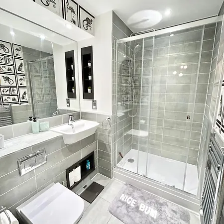 Canary Wharf, Sleeps 4, Fast Wifi, Gym, Prime Location Londra Esterno foto