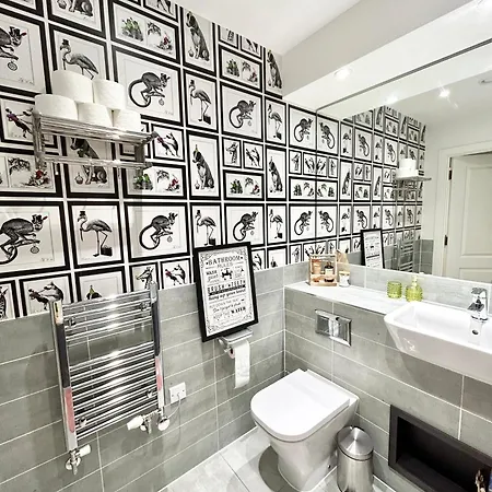 Canary Wharf, Sleeps 4, Fast Wifi, Gym, Prime Location Londra Esterno foto