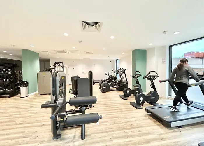 Canary Wharf, Sleeps 4, Fast Wifi, Gym, Prime Location